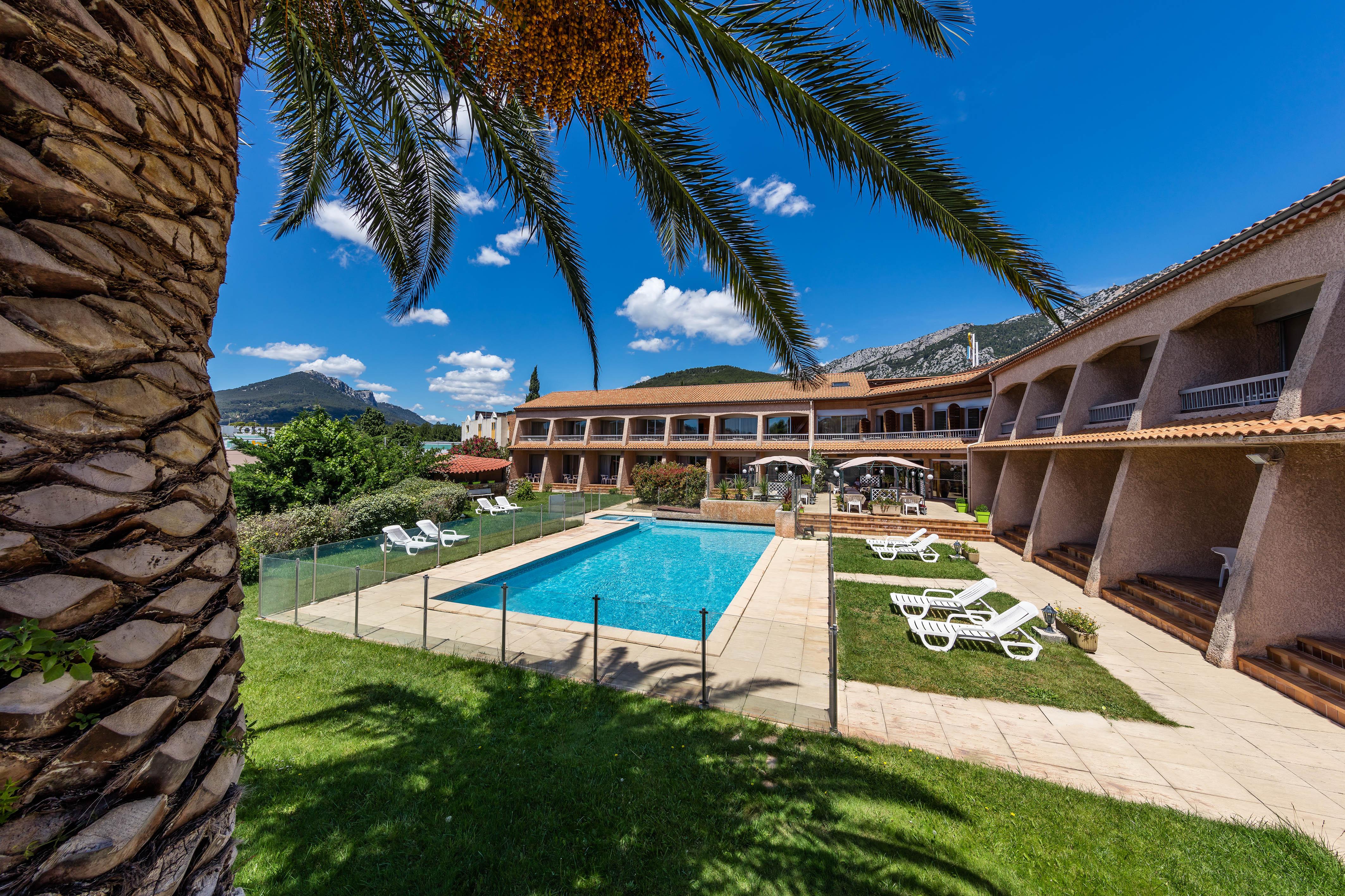 Noemys Toulon La Valette - Hotel Restaurant Avec Piscine ภายนอก รูปภาพ