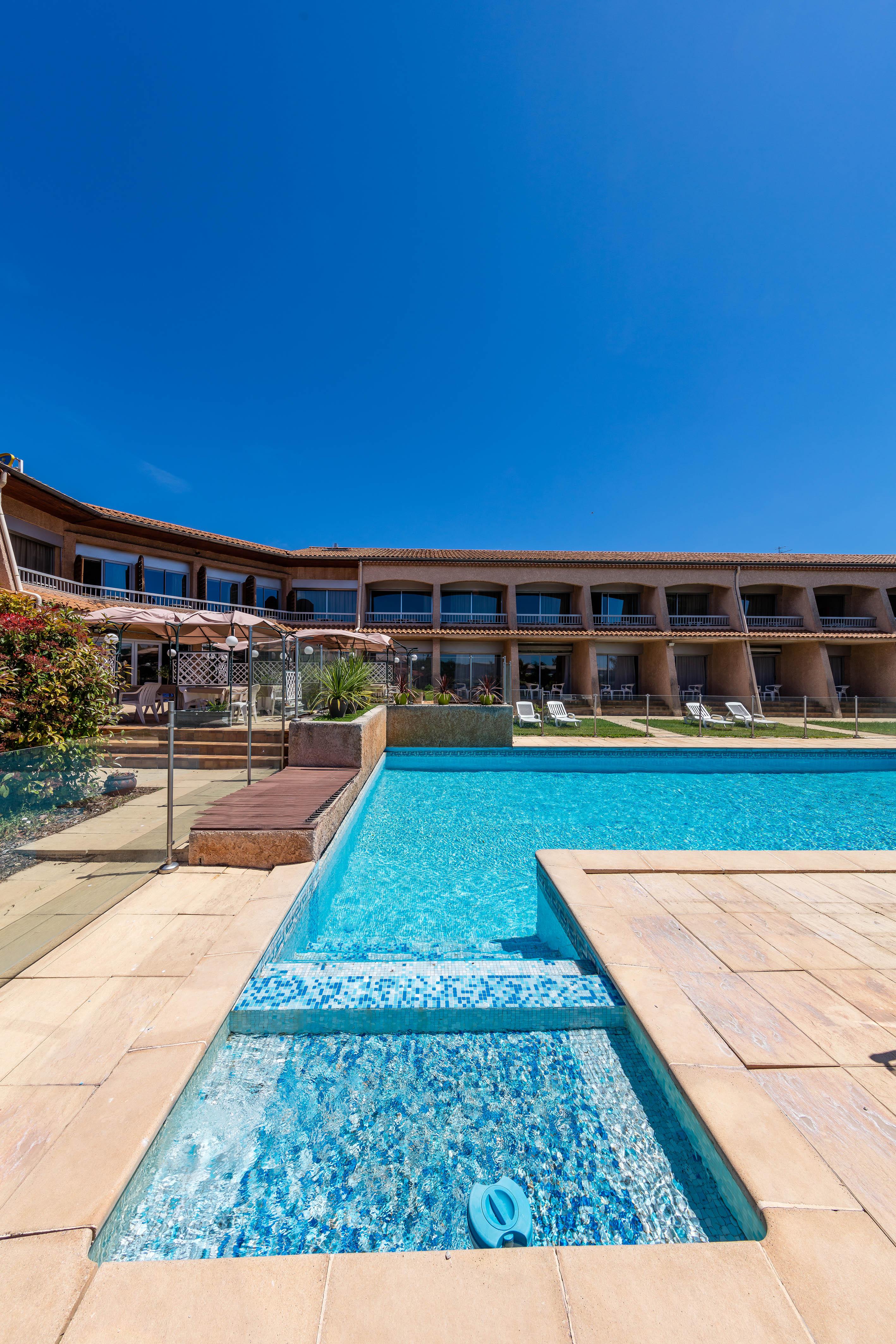 Noemys Toulon La Valette - Hotel Restaurant Avec Piscine ภายนอก รูปภาพ