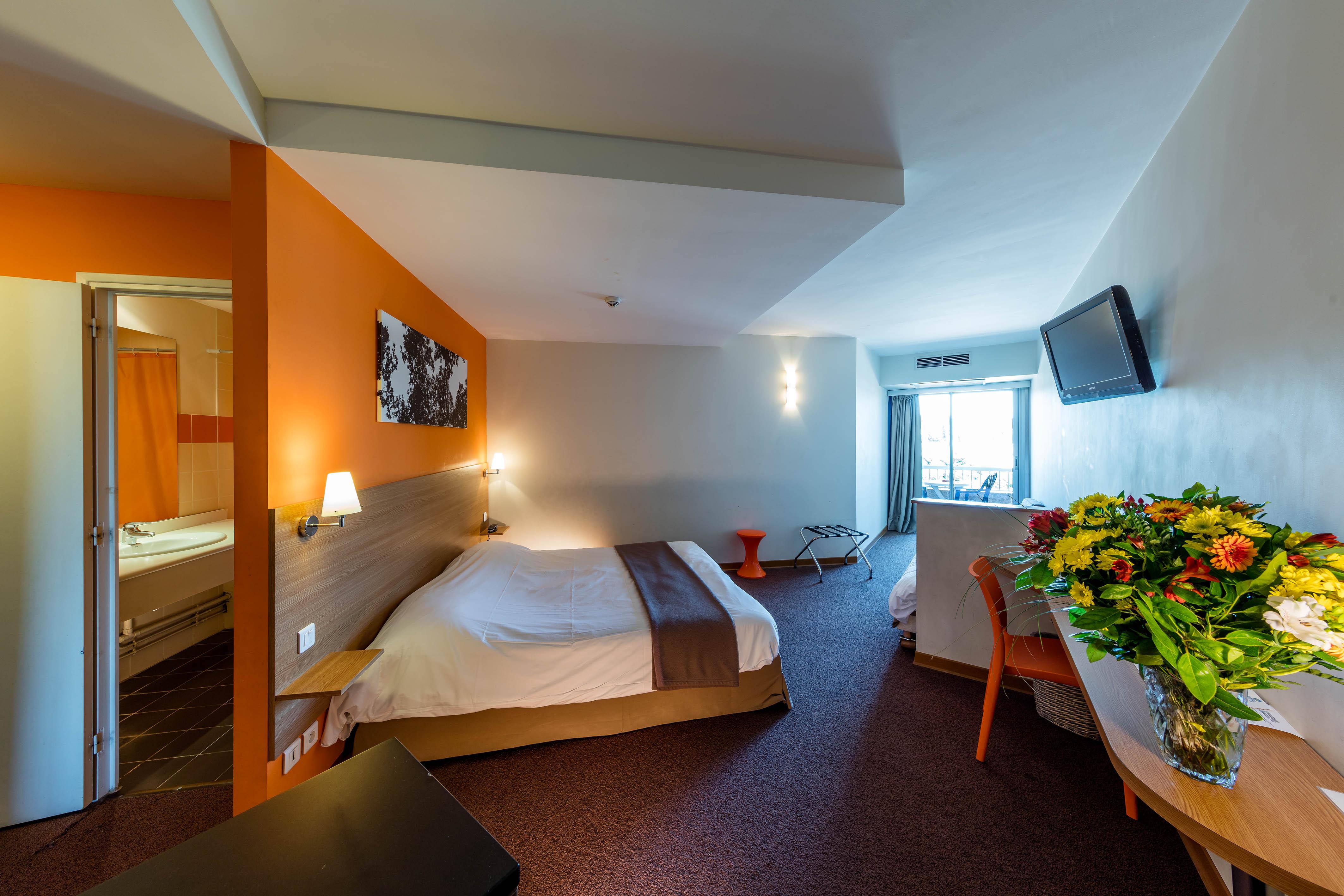 Noemys Toulon La Valette - Hotel Restaurant Avec Piscine ภายนอก รูปภาพ