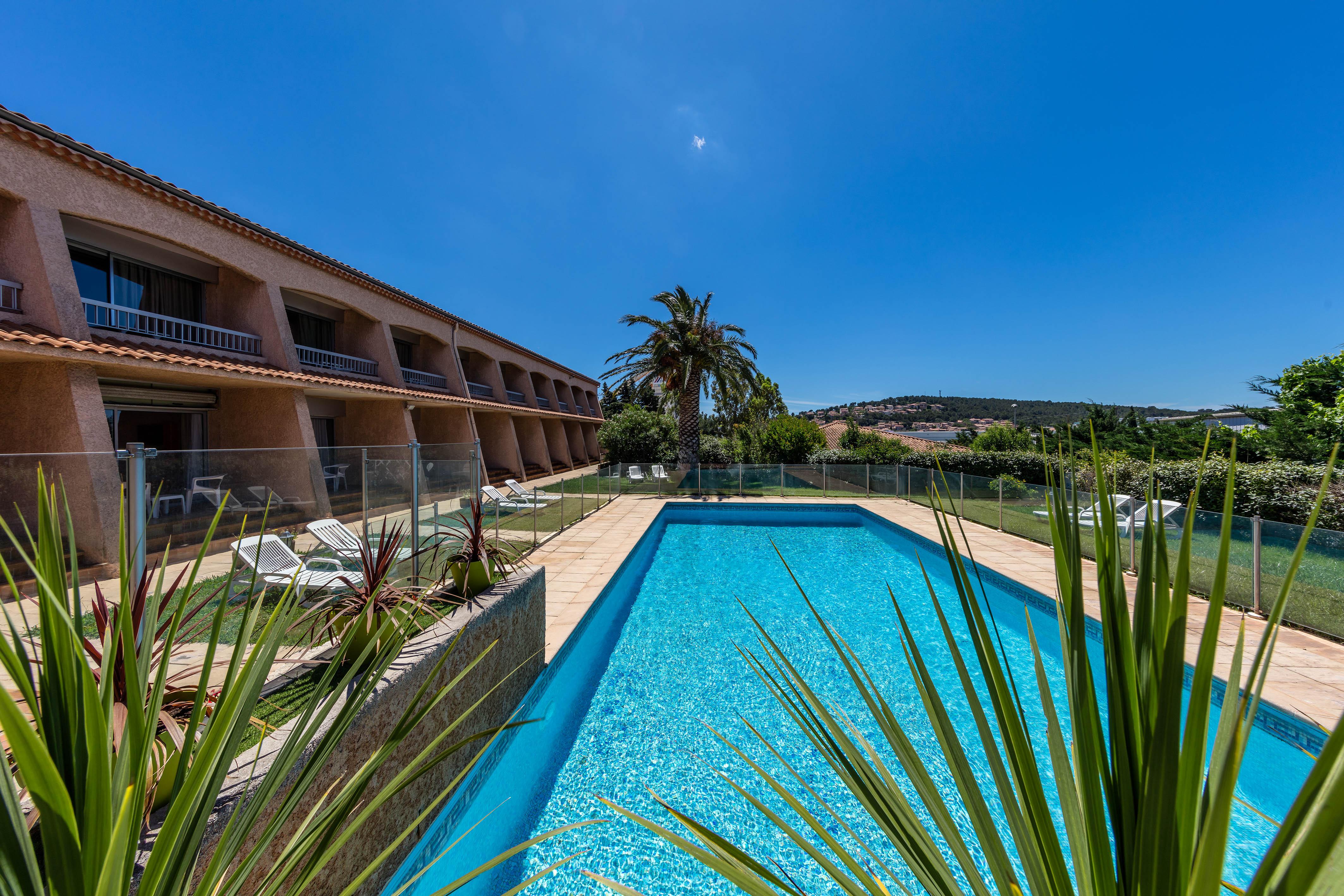 Noemys Toulon La Valette - Hotel Restaurant Avec Piscine ภายนอก รูปภาพ