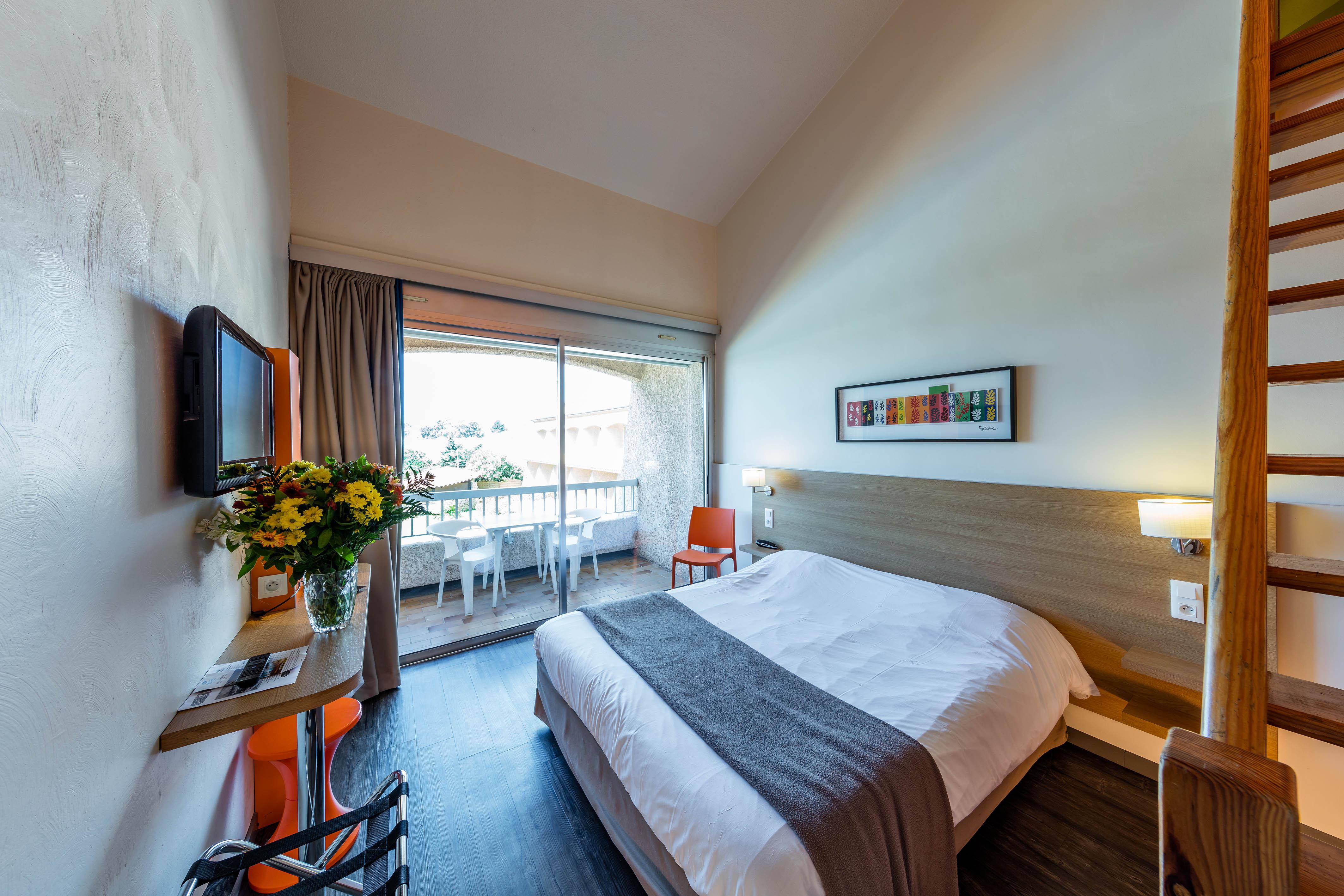 Noemys Toulon La Valette - Hotel Restaurant Avec Piscine ภายนอก รูปภาพ