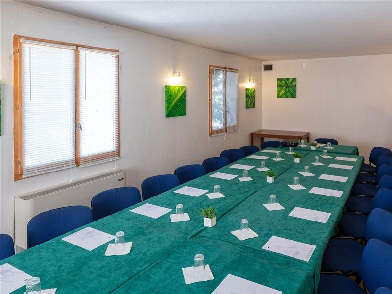 Noemys Toulon La Valette - Hotel Restaurant Avec Piscine ภายนอก รูปภาพ