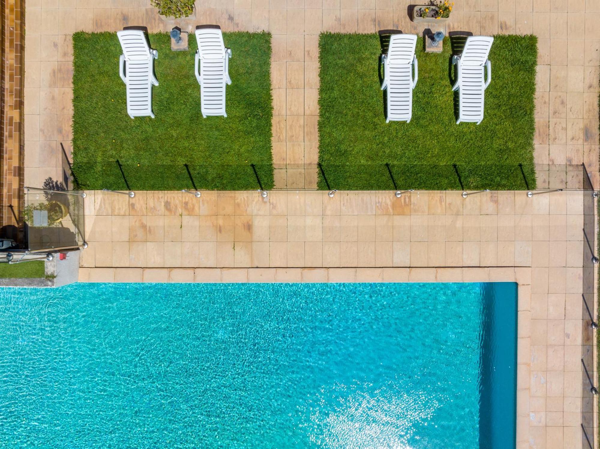 Noemys Toulon La Valette - Hotel Restaurant Avec Piscine ภายนอก รูปภาพ